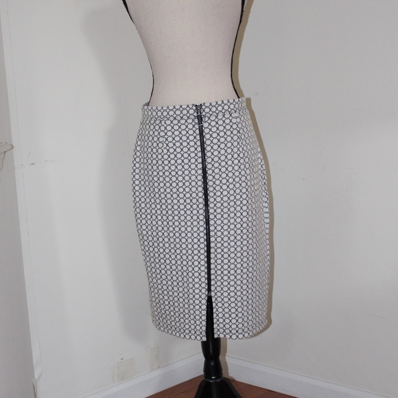 Maeve by Anthropologie,  Astoria Pencil  skirt with back zipper - Picture 6 of 12